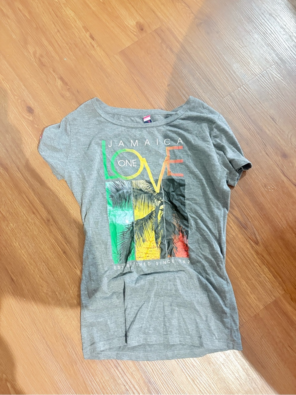 Grey 'Jamaica Love' Short Sleeve Graphic Tee